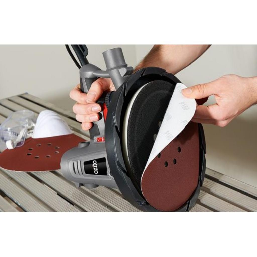 Động cơ 1200W giúp chà nhanh hơn, ổn định trên diện rộng và tiết kiệm thời gian cho thợ thi công.