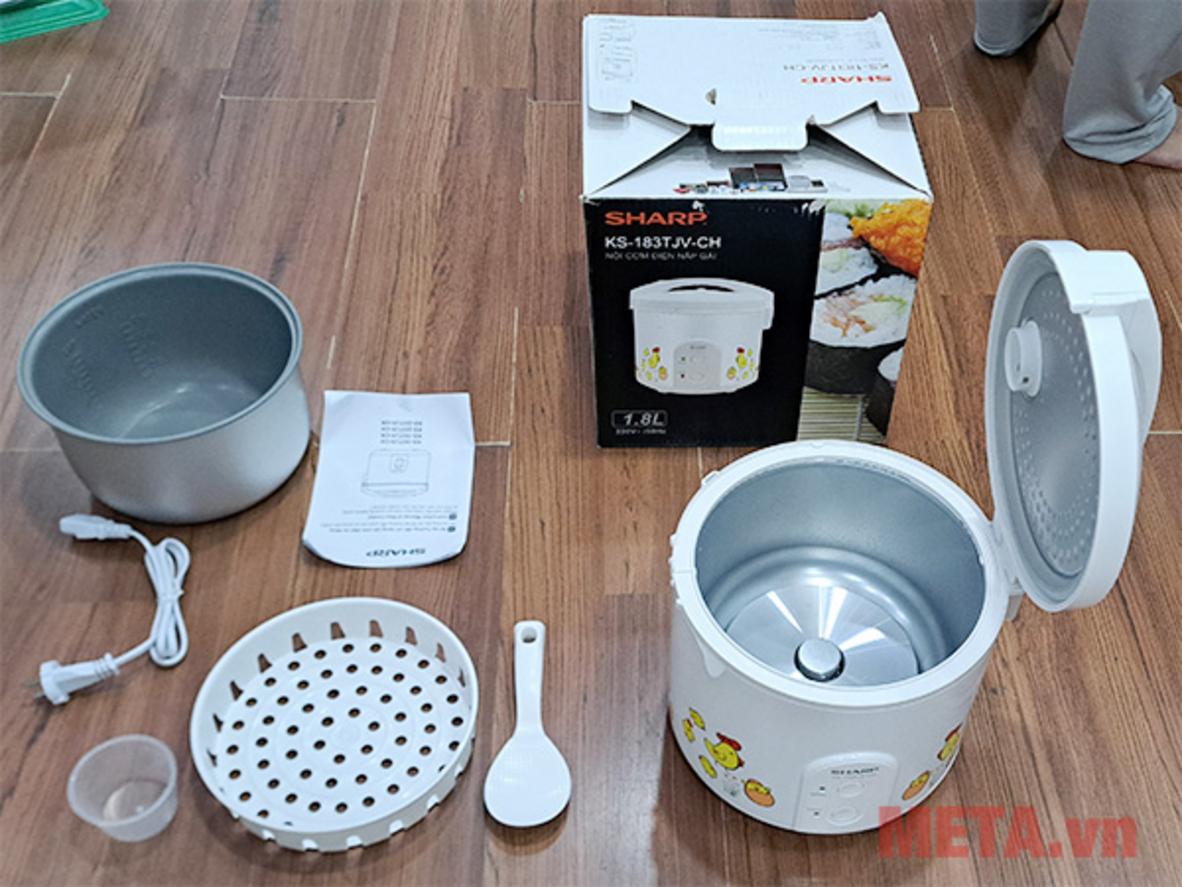 Phụ kiện đi kèm: xửng hấp, muỗng, cốc đo