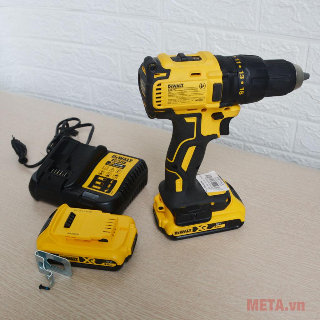 Bộ 2 pin 18V XR Li‑Ion đi kèm