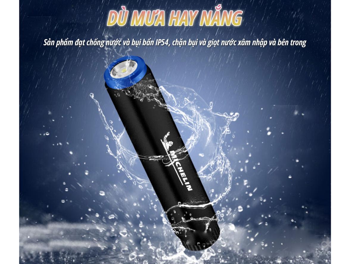 Pin AA dễ thay và các chế độ sáng linh hoạt.