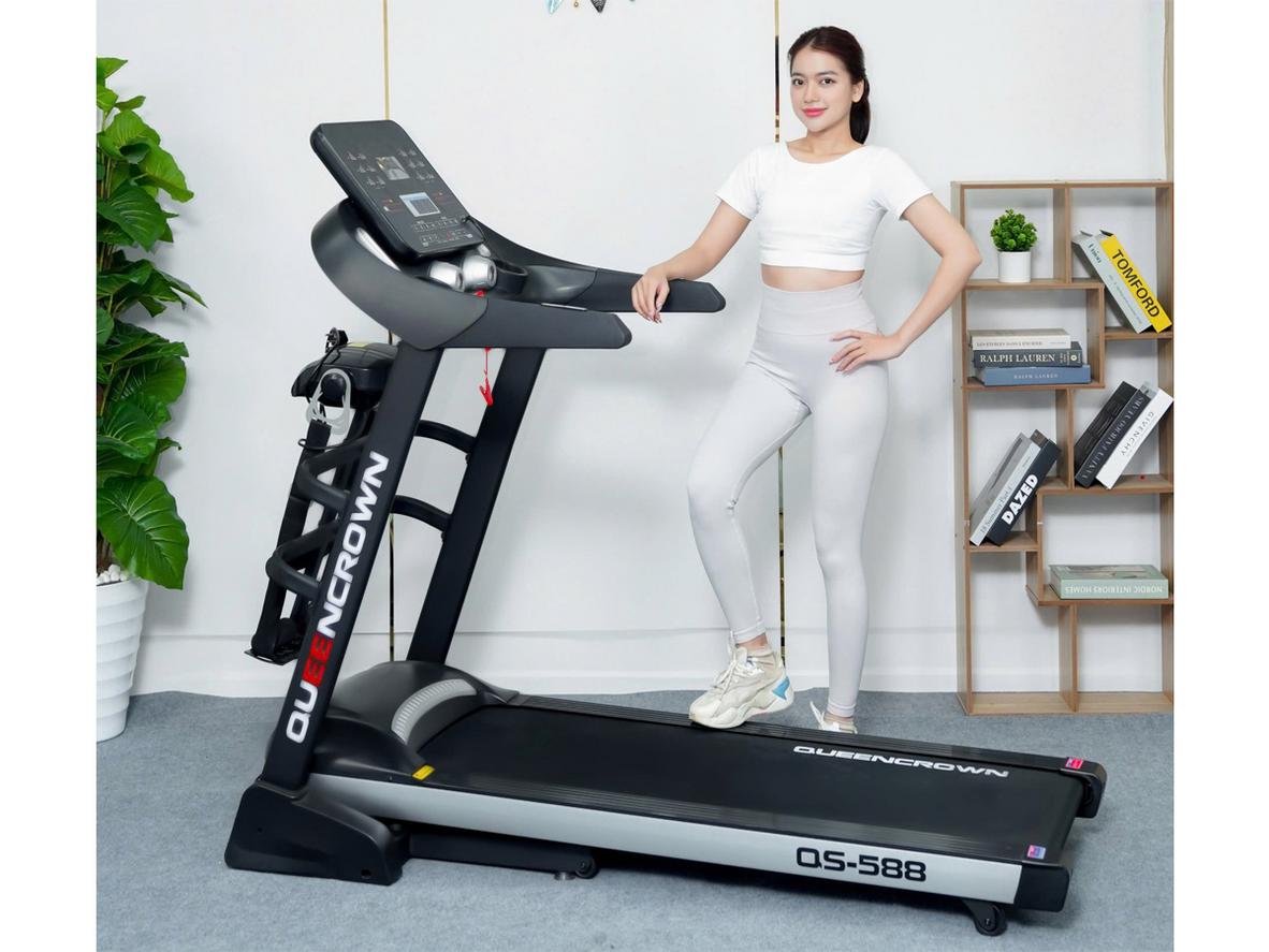 Thảm chạy 1330 x 480 mm — đủ không gian để chạy và bước dài tự nhiên.