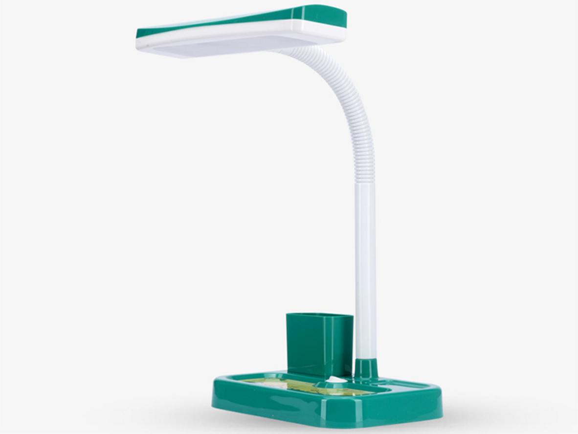 Độ rọi ~700 lux, ánh sáng đều cho bàn học