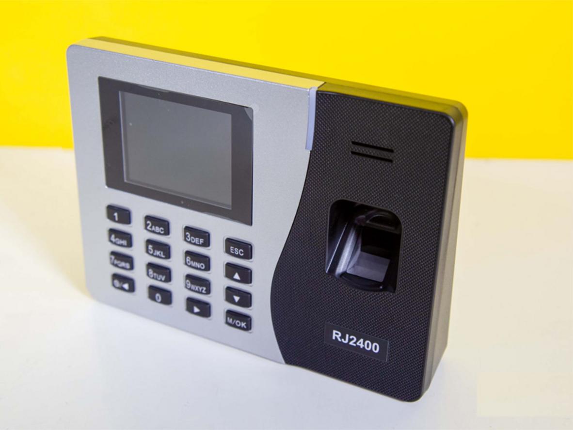 Cổng kết nối và pin lưu điện RJ2400