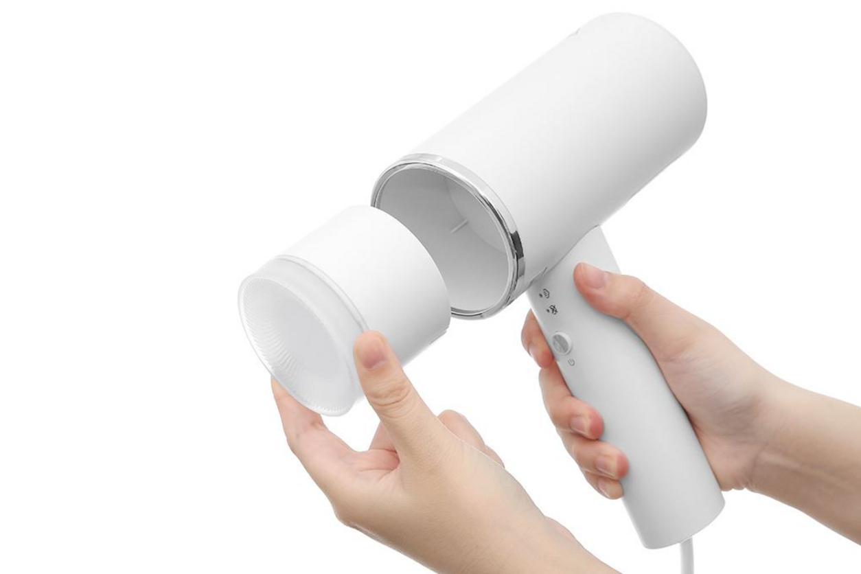 Công suất 1000W giúp là phẳng nhanh
