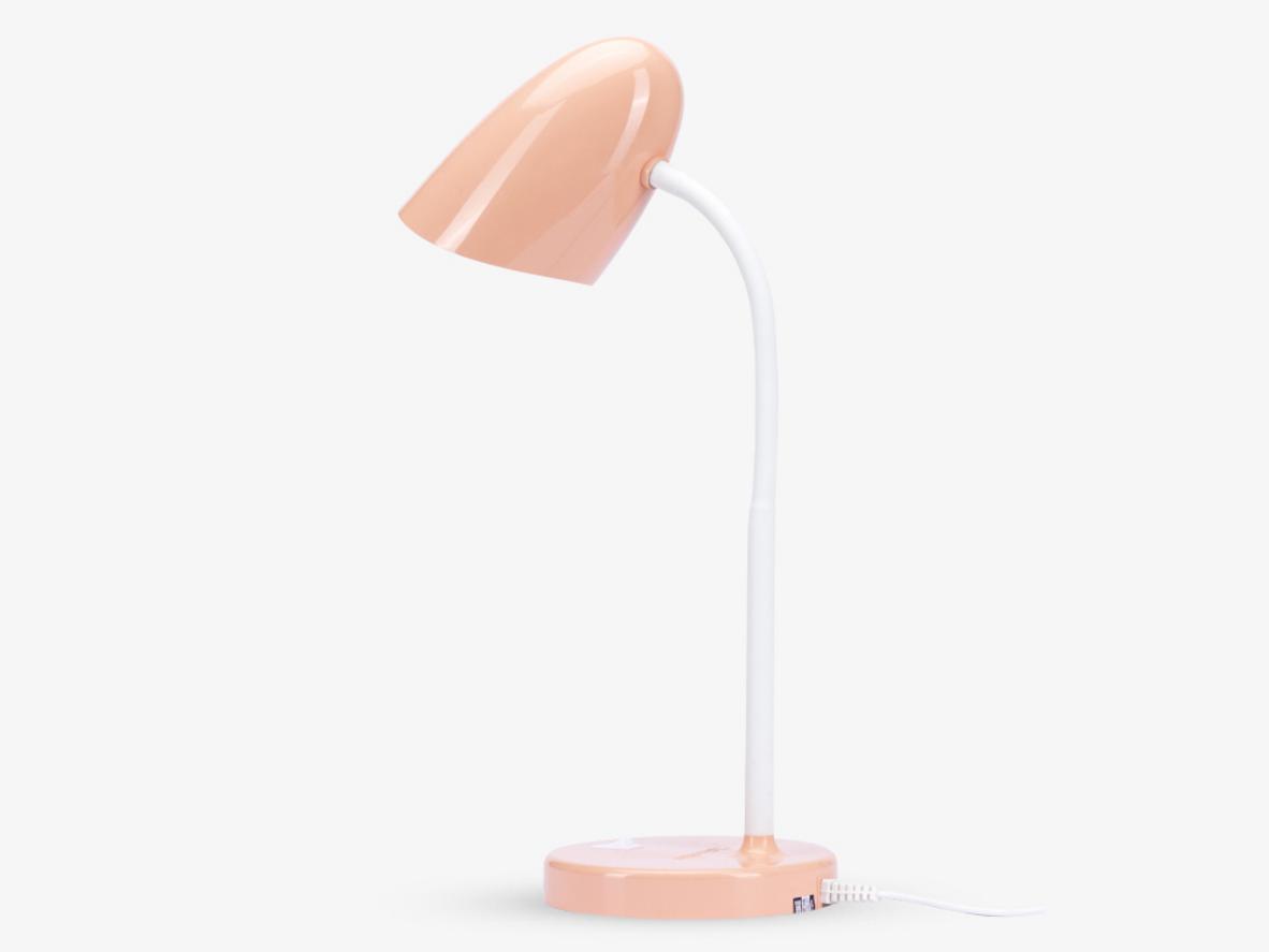 Chip SunLike và CRI cao giúp ánh sáng tự nhiên cho bàn học.