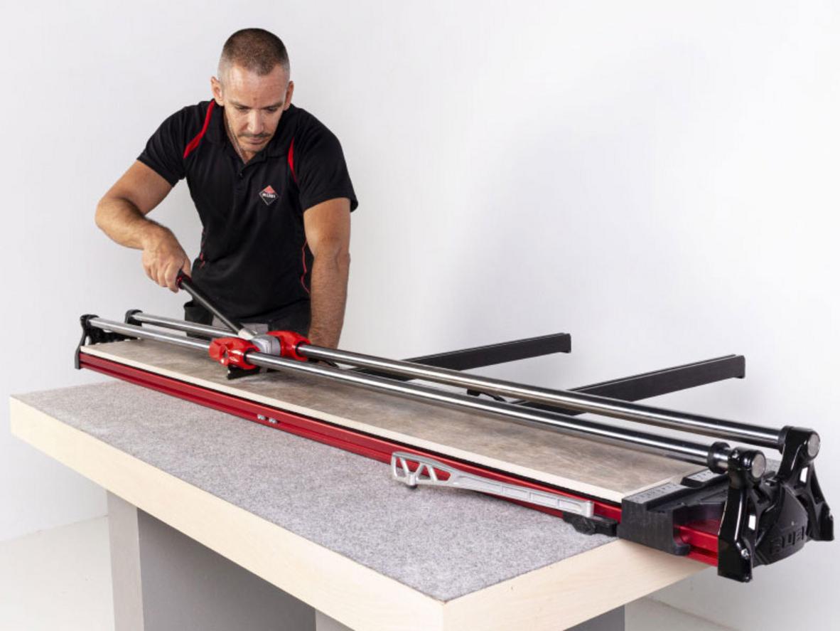 Thiết kế tiện di chuyển, bàn nhôm và bộ phụ kiện tiêu chuẩn