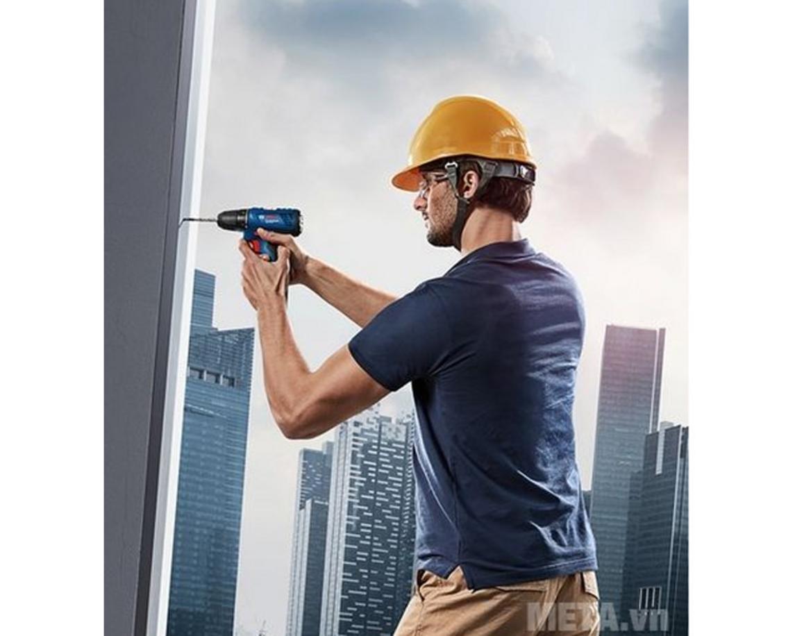 Thân máy nhỏ gọn, tiện thao tác trong không gian hẹp