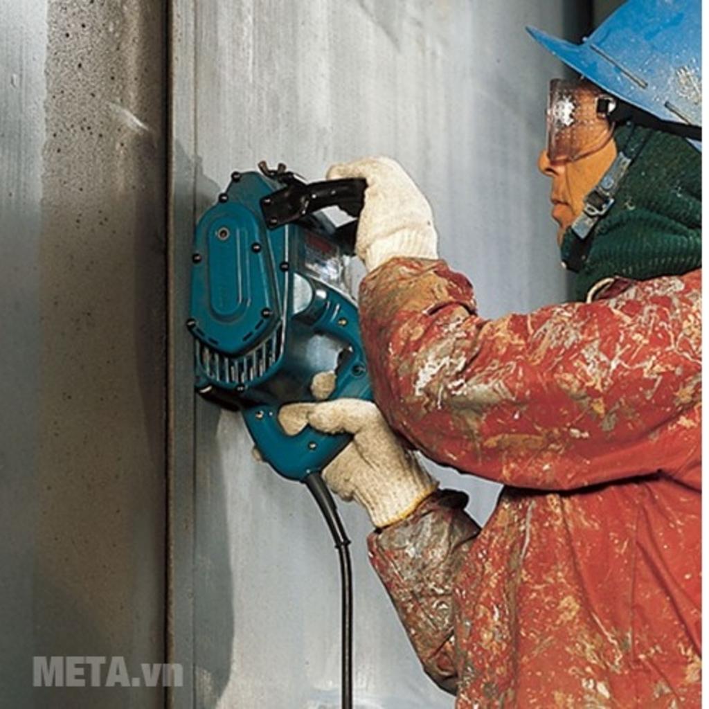 Thiết kế cân bằng, dây 5m cho tầm với rộng.