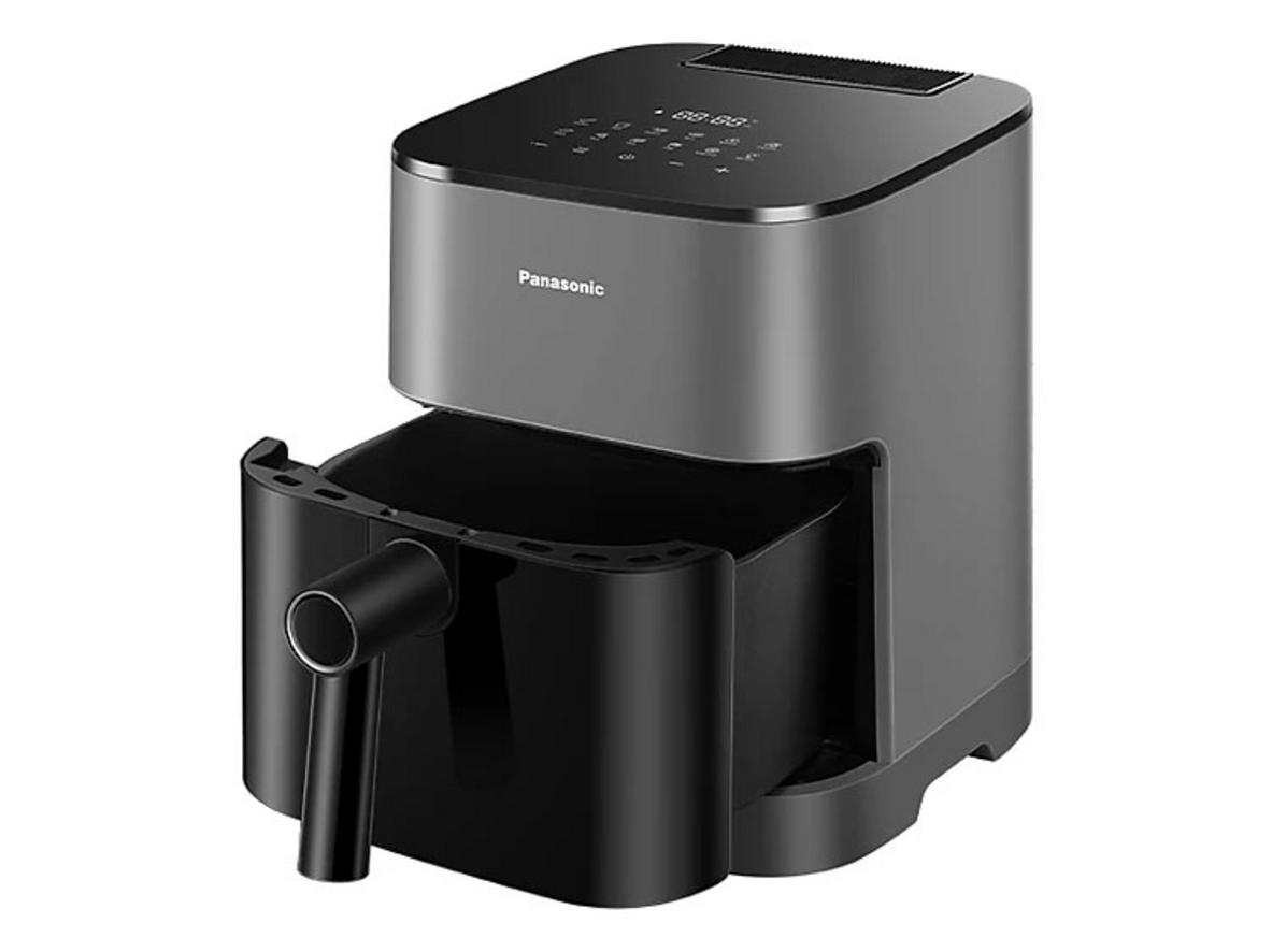 11 thực đơn tự động và bảng điều khiển cảm ứng giúp thao tác nhanh.