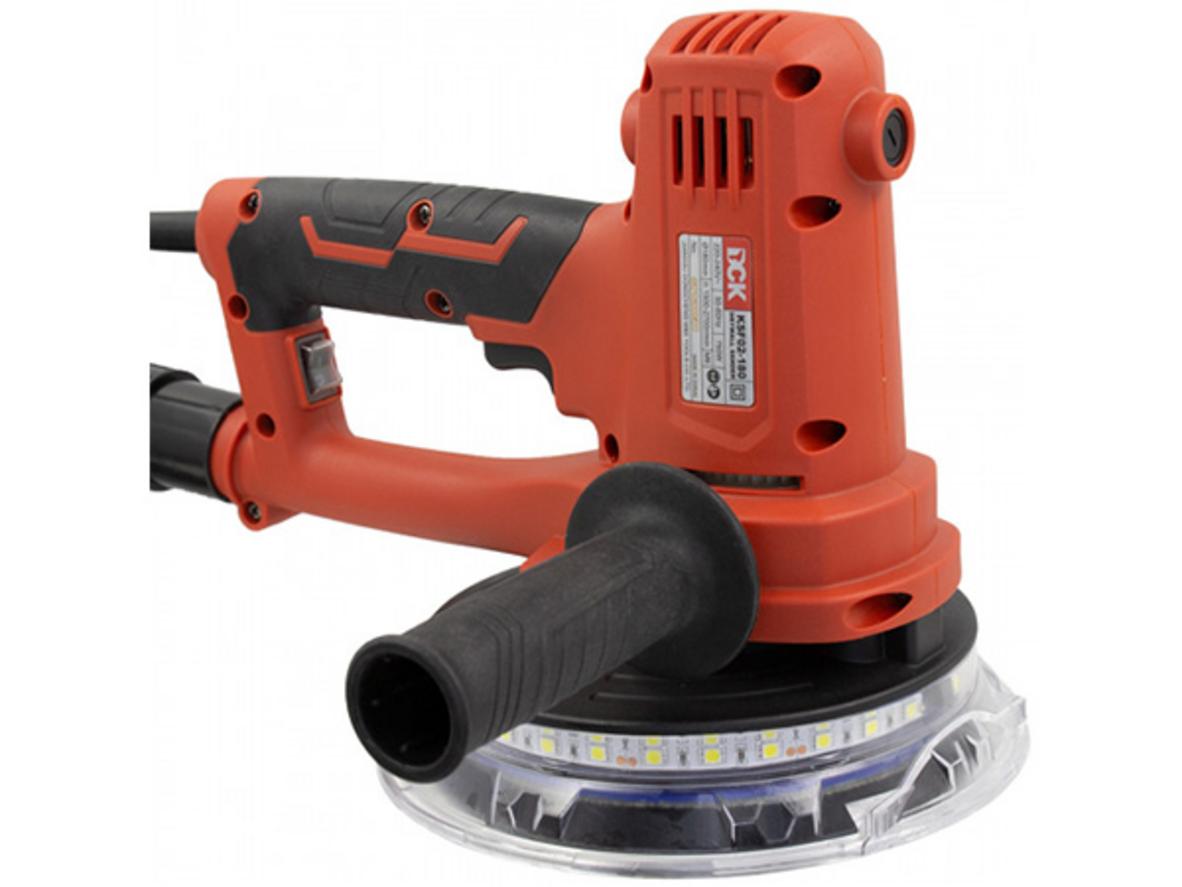 Minh họa bảng điều khiển tốc độ và hình ảnh trước/sau chà ở hai mức tốc độ khác nhau.