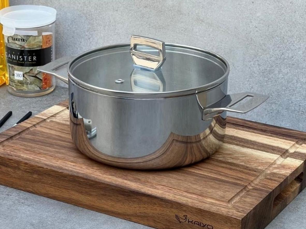 Cấu trúc Tri‑Ply đúc liền: inox + nhôm + inox