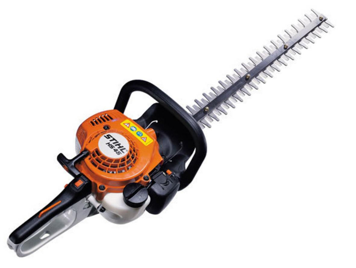 Trọng lượng nhẹ và hệ chống rung giúp thao tác lâu dài dễ chịu; imagePrompt: User holding the tool with visible vibration dampers and relaxed posture.