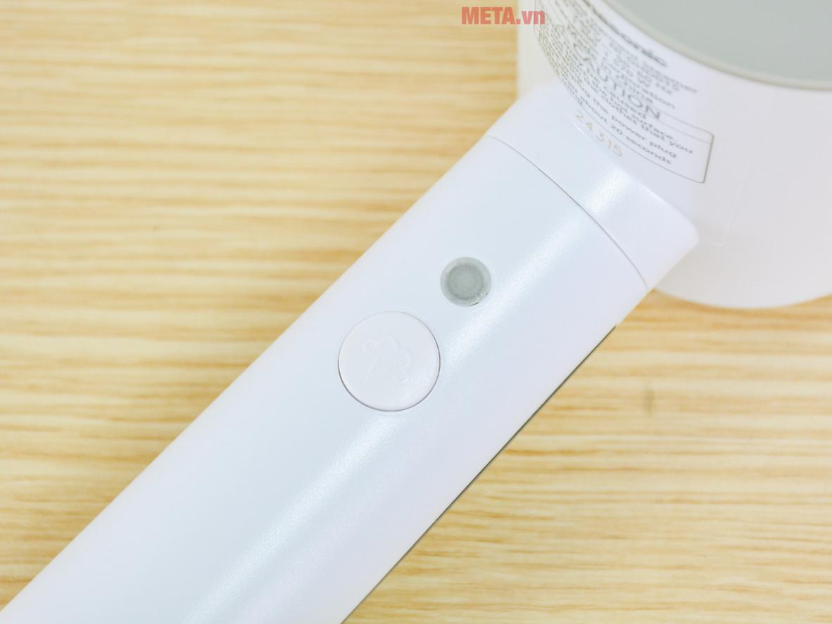 530g — Nhẹ như 1 lon nước, dễ mang theo khi đi công tác.