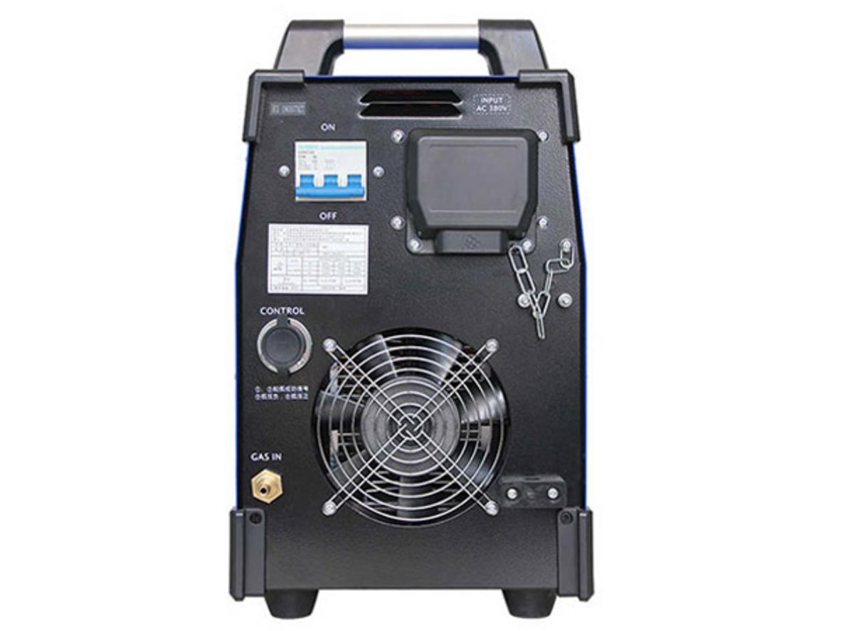 Cut 100GT gắn trên bàn cắt CNC, minh họa kết nối và thao tác.