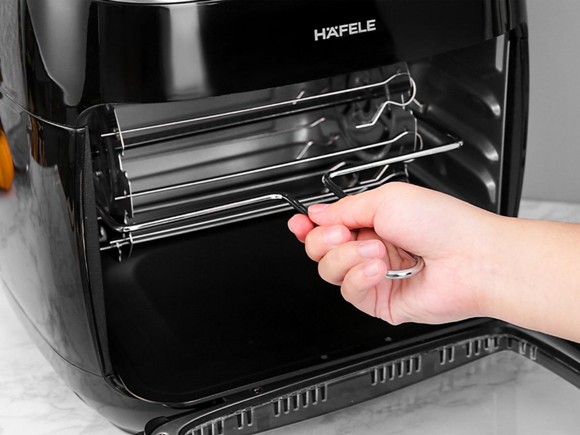 Lòng thép không gỉ và khay chống dính dễ vệ sinh