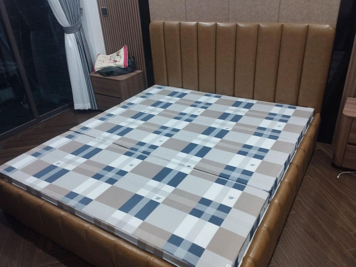 Vỏ TC / gấm và thiết kế gấp 3 mảnh — tiện lợi cho gia đình