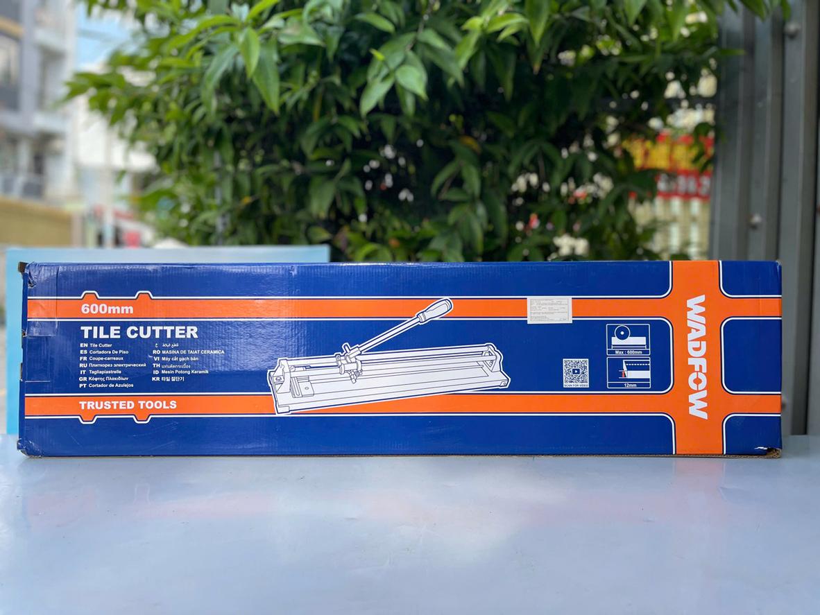 Nhẹ và dễ mang theo nhưng vẫn vững vàng khi cắt