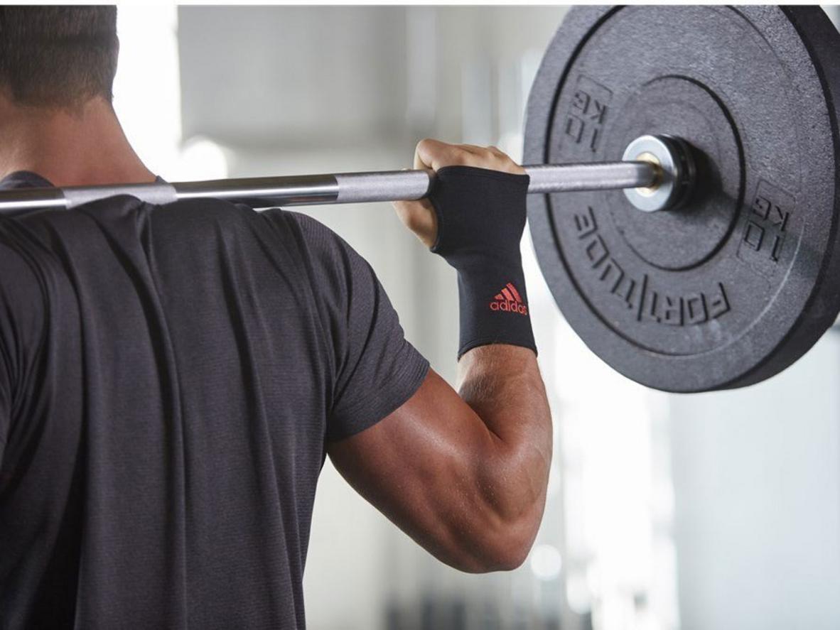 Thiết kế xỏ nhanh, tiện cho tập luyện liên tục.