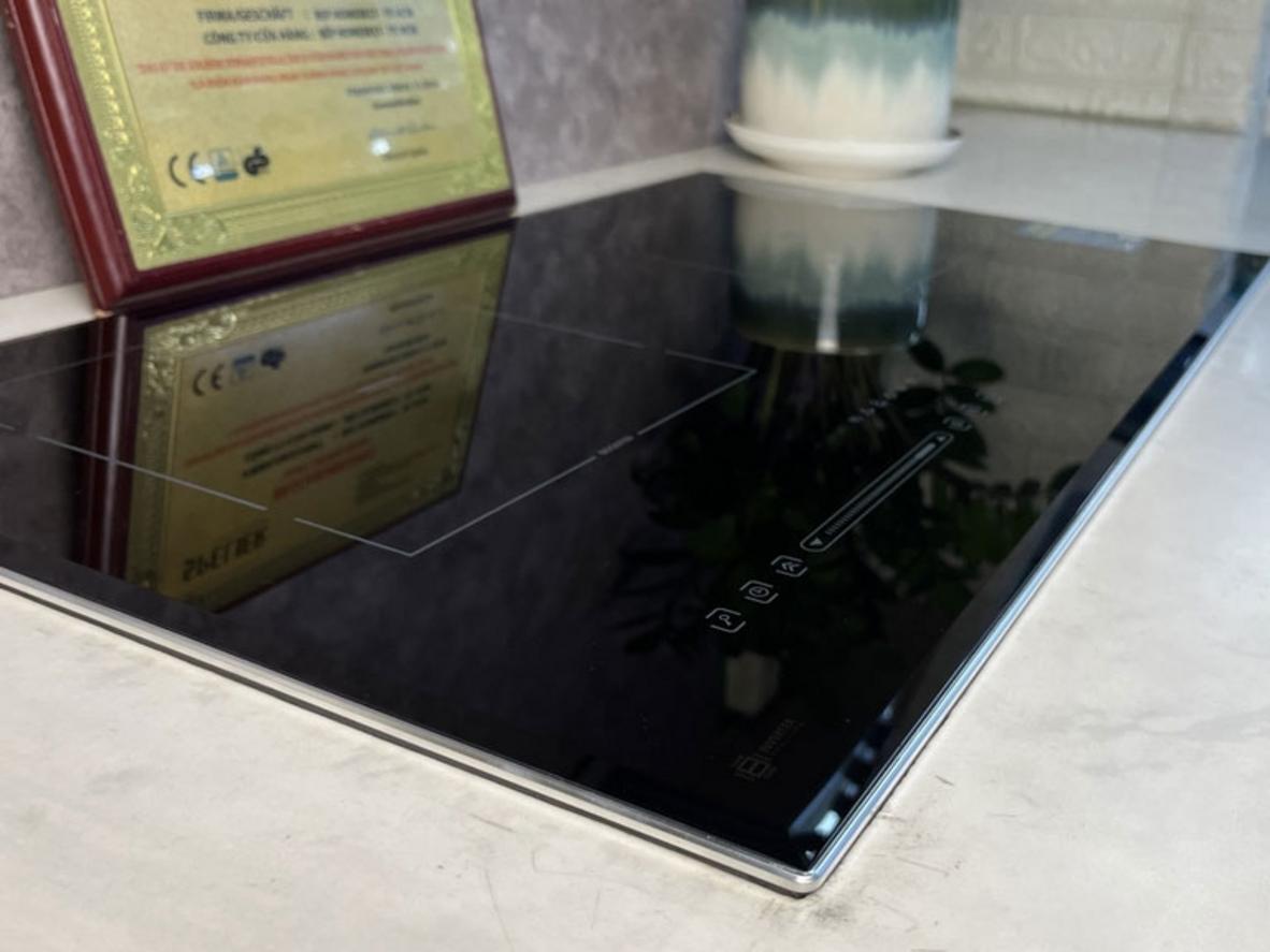 2 vùng nấu mạnh mẽ, nấu nhanh cho gia đình bận rộn.
