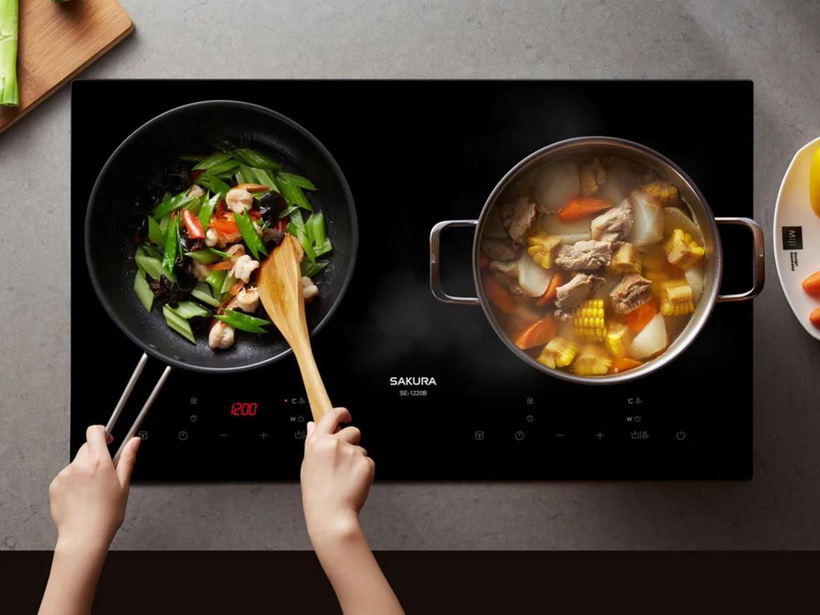 2 vùng nấu độc lập giúp nấu nhanh và linh hoạt hơn.