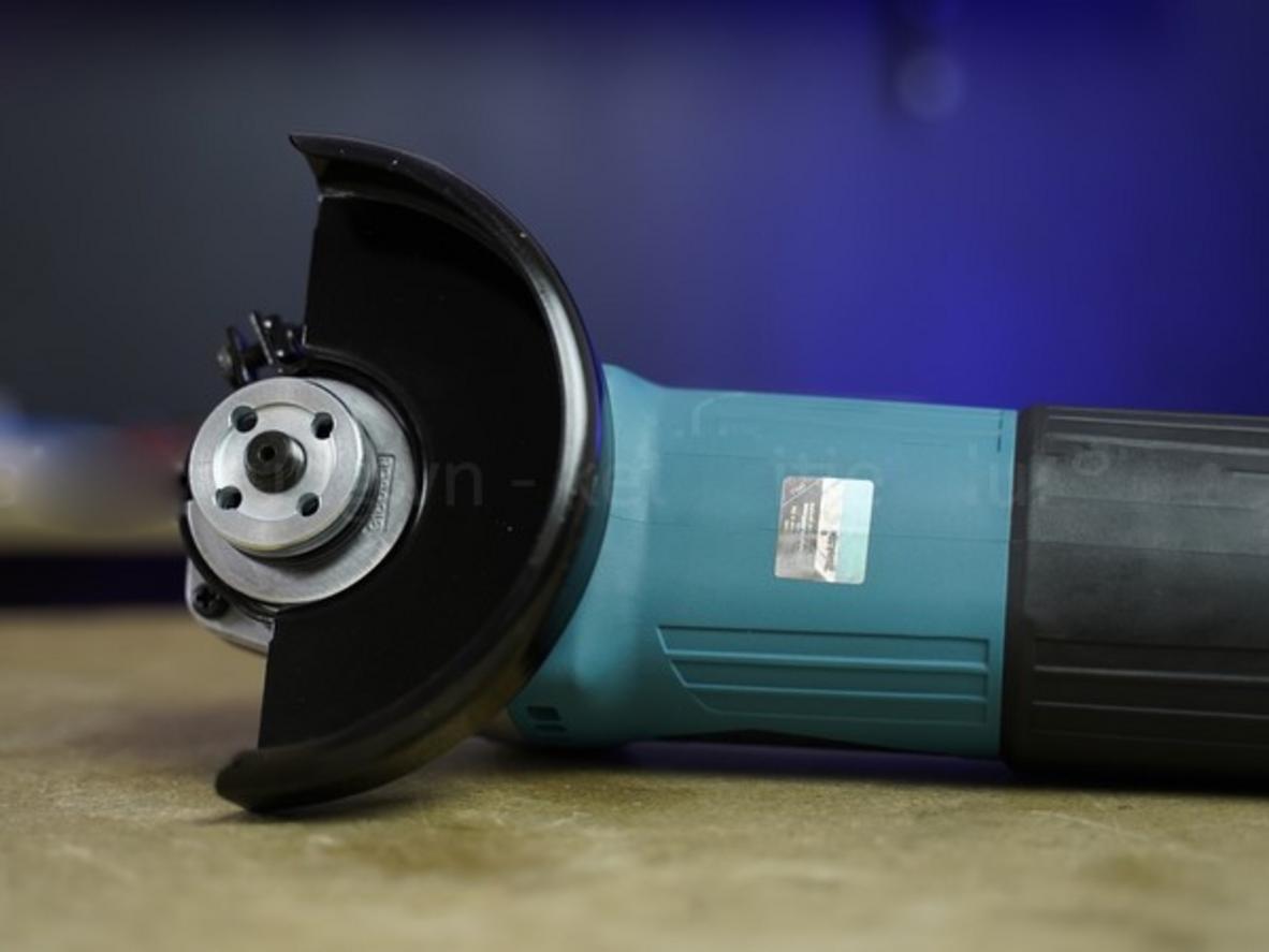 Công suất 540W giúp máy mài cắt ổn định trong công việc thường ngày.