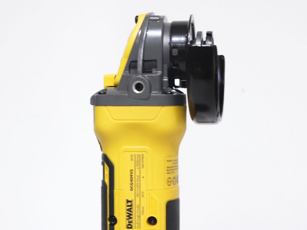 Điều tốc 6 cấp giúp mài, cắt và hoàn thiện linh hoạt.