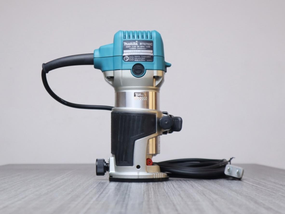 Tốc độ linh hoạt giúp kiểm soát tốt trên nhiều vật liệu