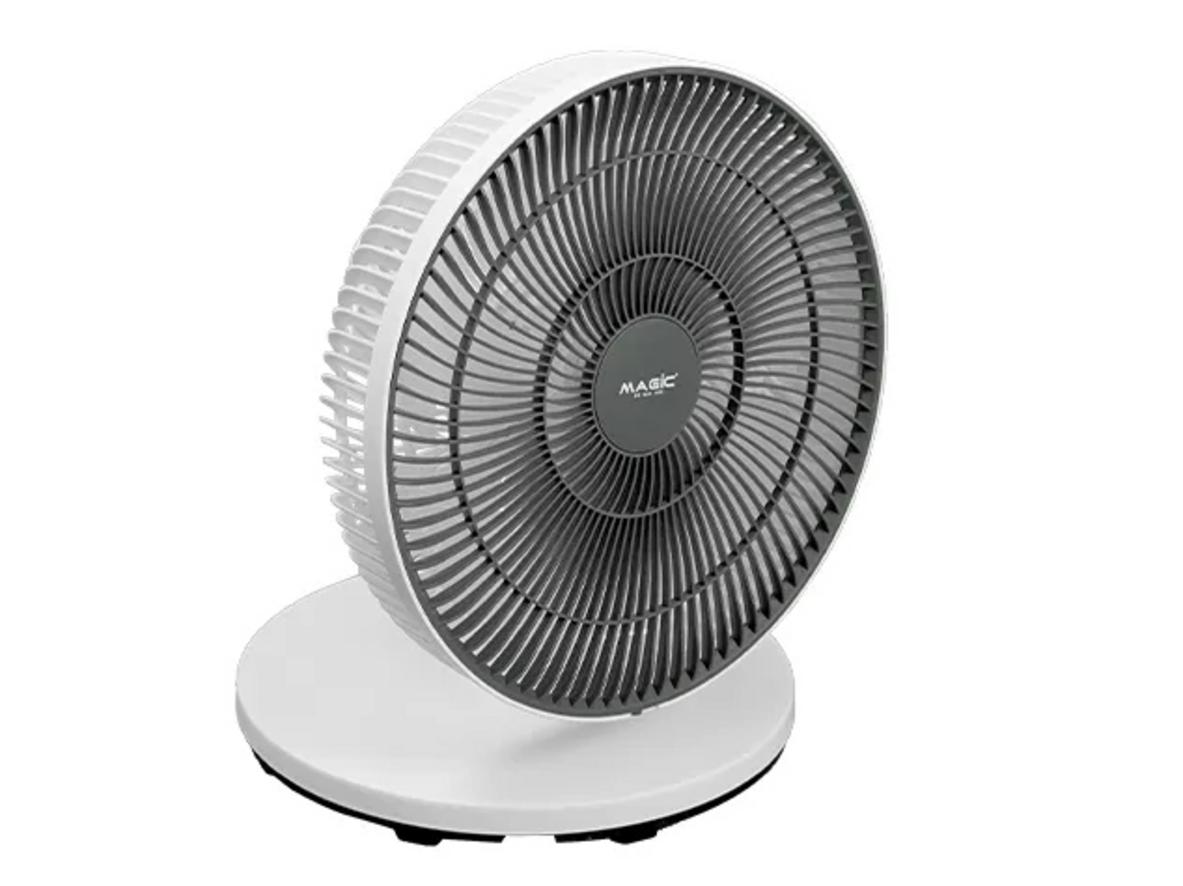 7 cánh quạt cho luồng gió tản rộng và dễ chịu.