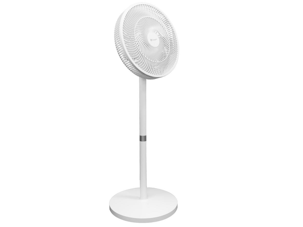 7 cánh quạt, sải cánh 34 cm tạo gió mịn và dễ chịu.
