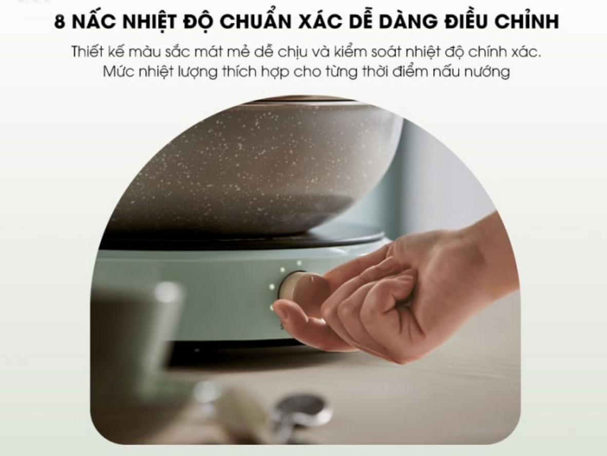 8 mức nhiệt và núm vặn cơ giúp chỉnh bếp rất dễ.