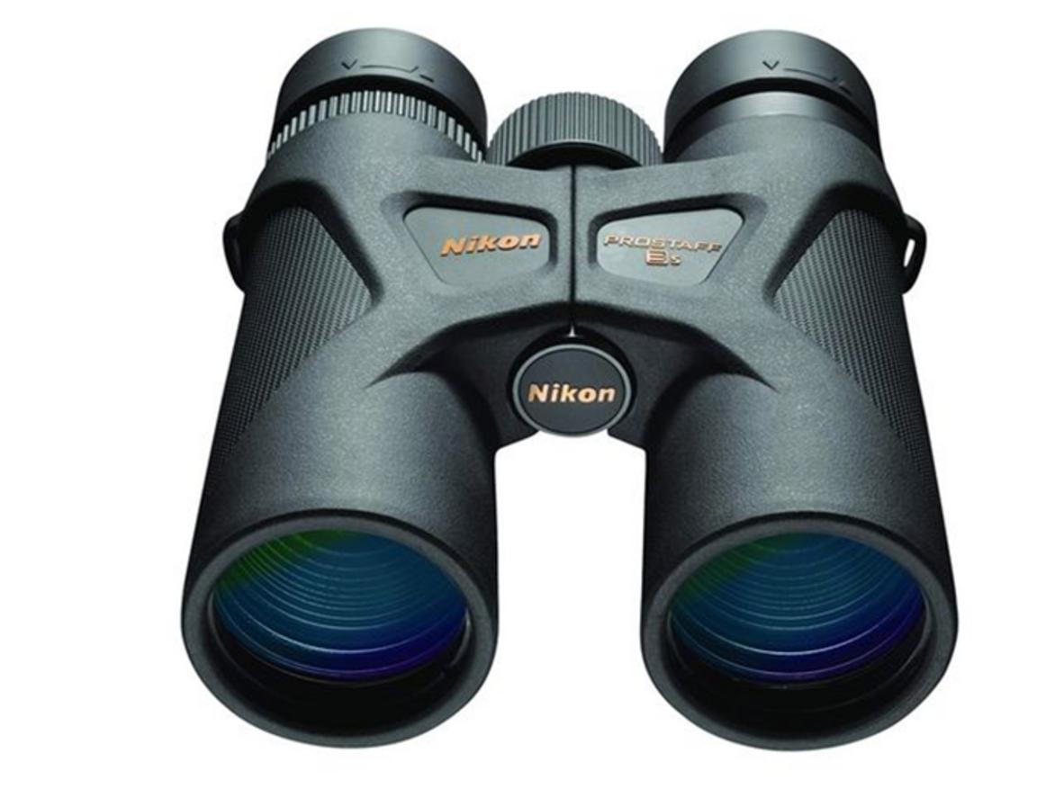 Độ phóng đại 8x và vật kính 42mm cho hình ảnh sáng rõ, ổn định