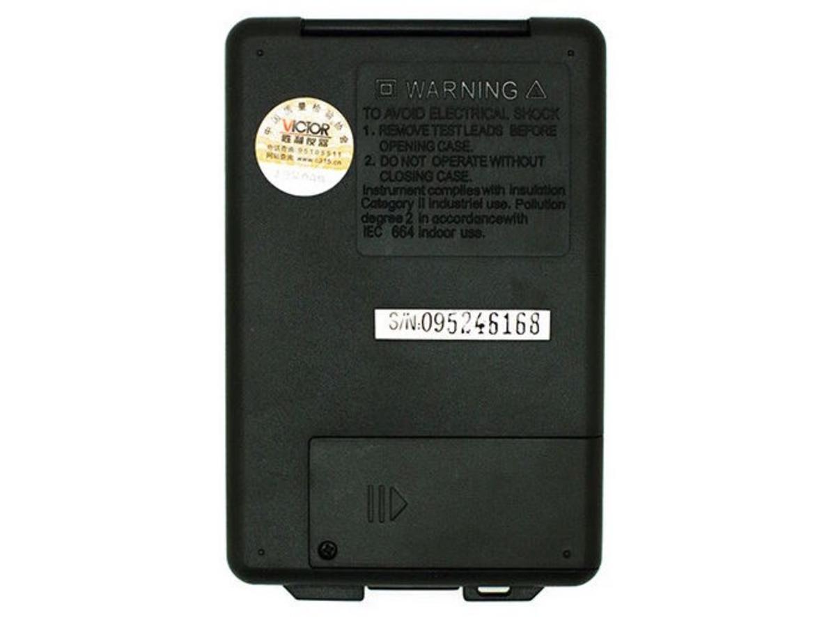 Auto-ranging và LCD 3999 counts cho thao tác nhanh, dễ đọc