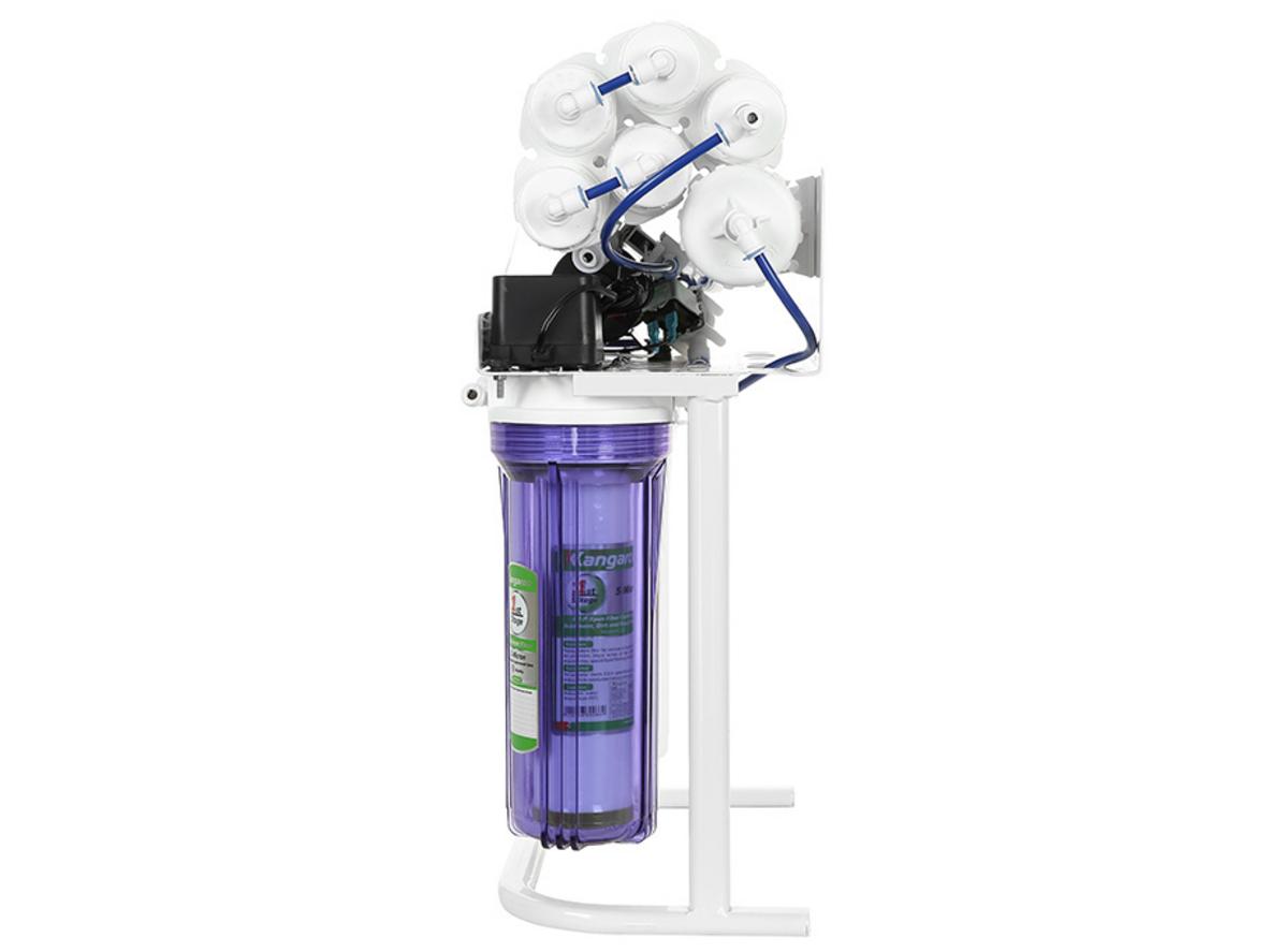 Bình chứa 10 lít và tỷ lệ lọc 6 - thải 4 giúp dùng tiện và tiết kiệm hơn.