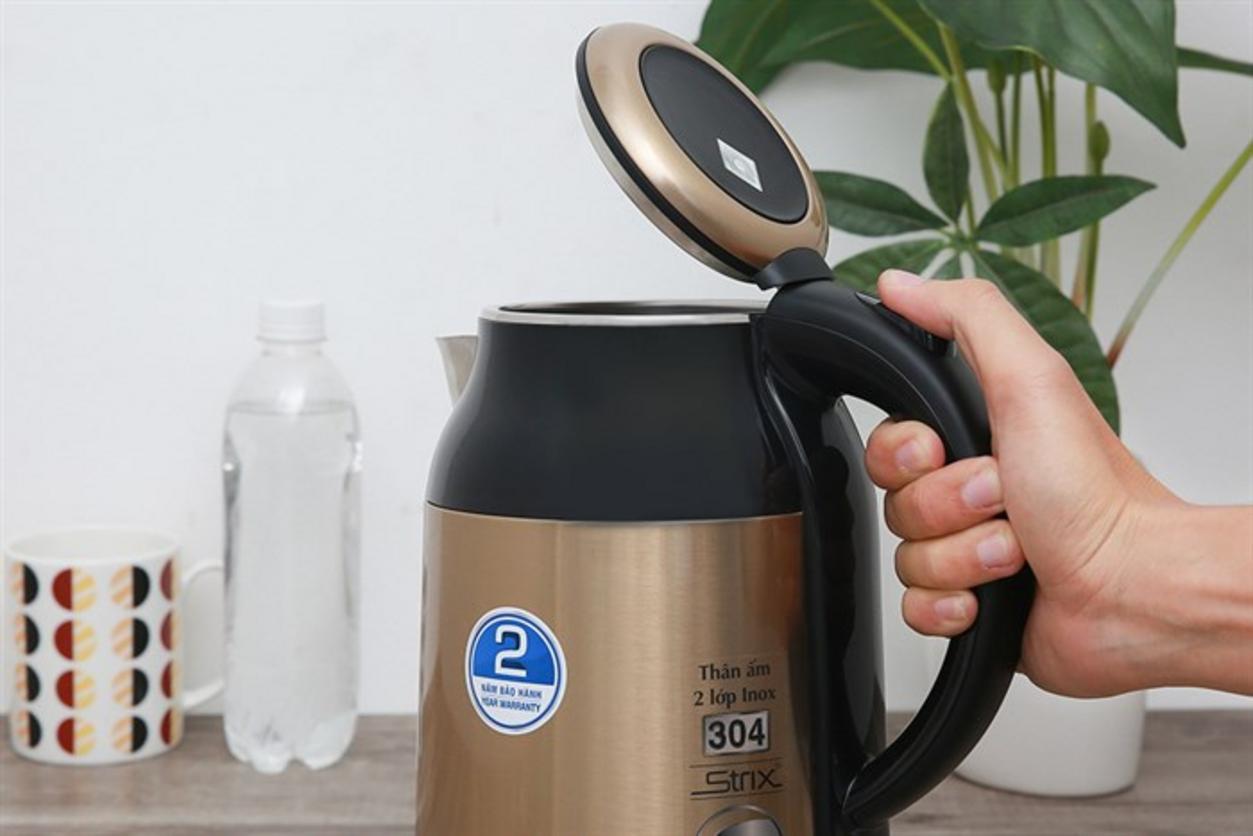 Ruột Inox 304 và tính năng tự ngắt giúp sử dụng an tâm hơn.