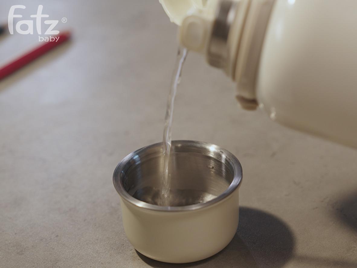 Lõi thép không gỉ, dung tích 500ml tiện dụng.