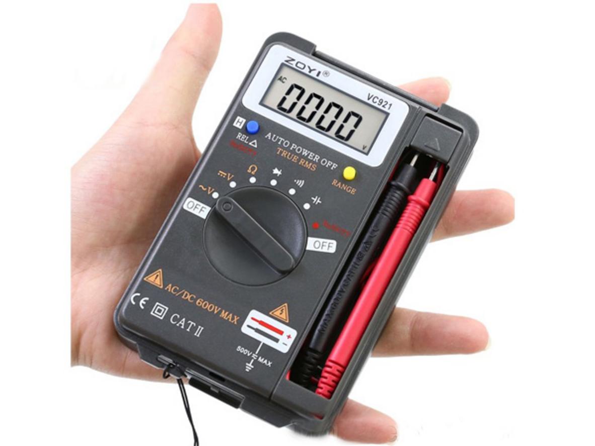 Thiết kế bỏ túi và dùng 2 pin AAA rất tiện cho di chuyển.