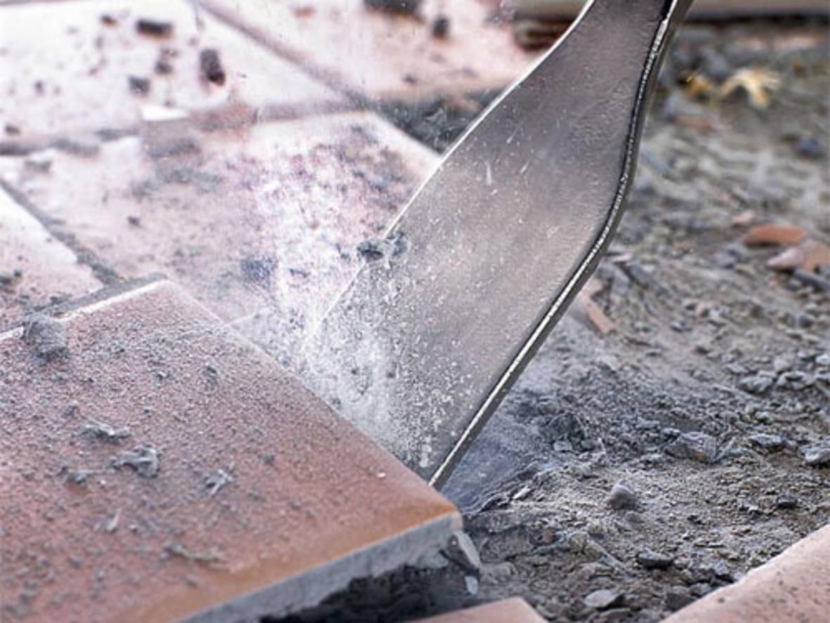 Đầu cặp SDS plus giúp thay mũi nhanh, giữ mũi chắc