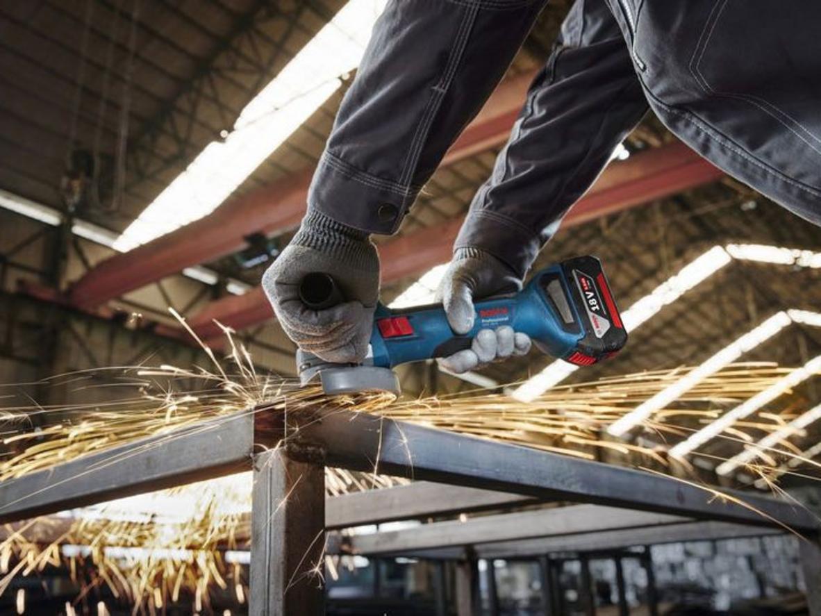 Tốc độ 11.000 vòng/phút cho khả năng cắt mài nhanh