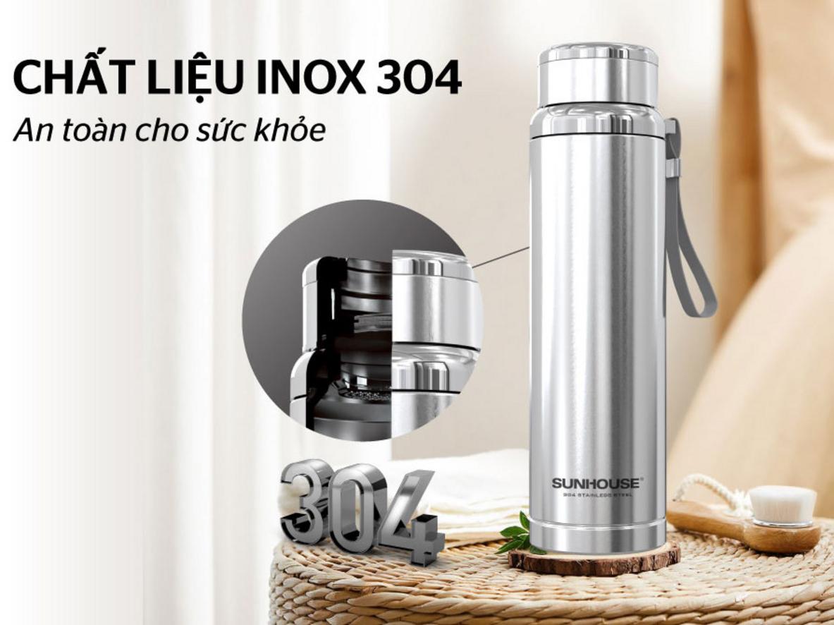Thiết kế chống tràn, quai xách mềm và đế chống trượt.