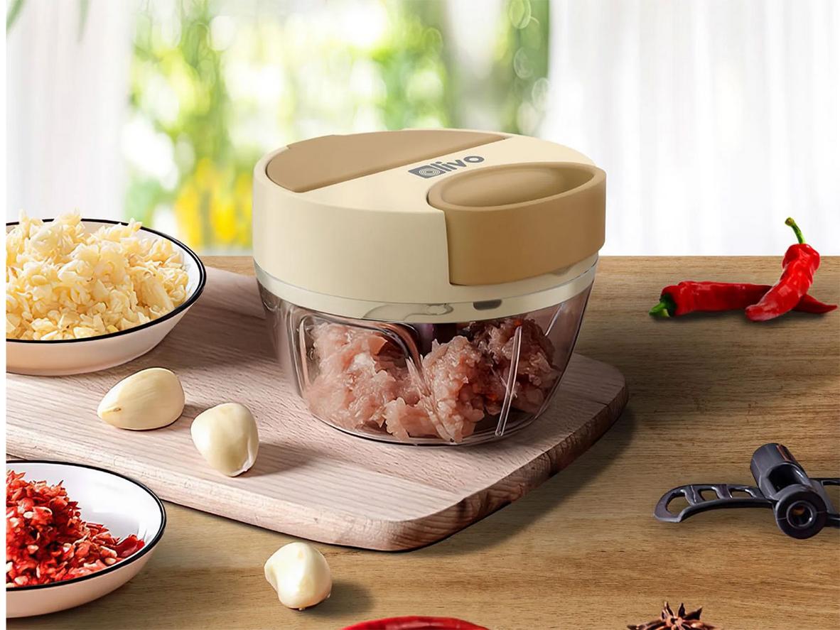 Cối xay 400ml gọn nhẹ, phù hợp cho nguyên liệu lượng nhỏ.