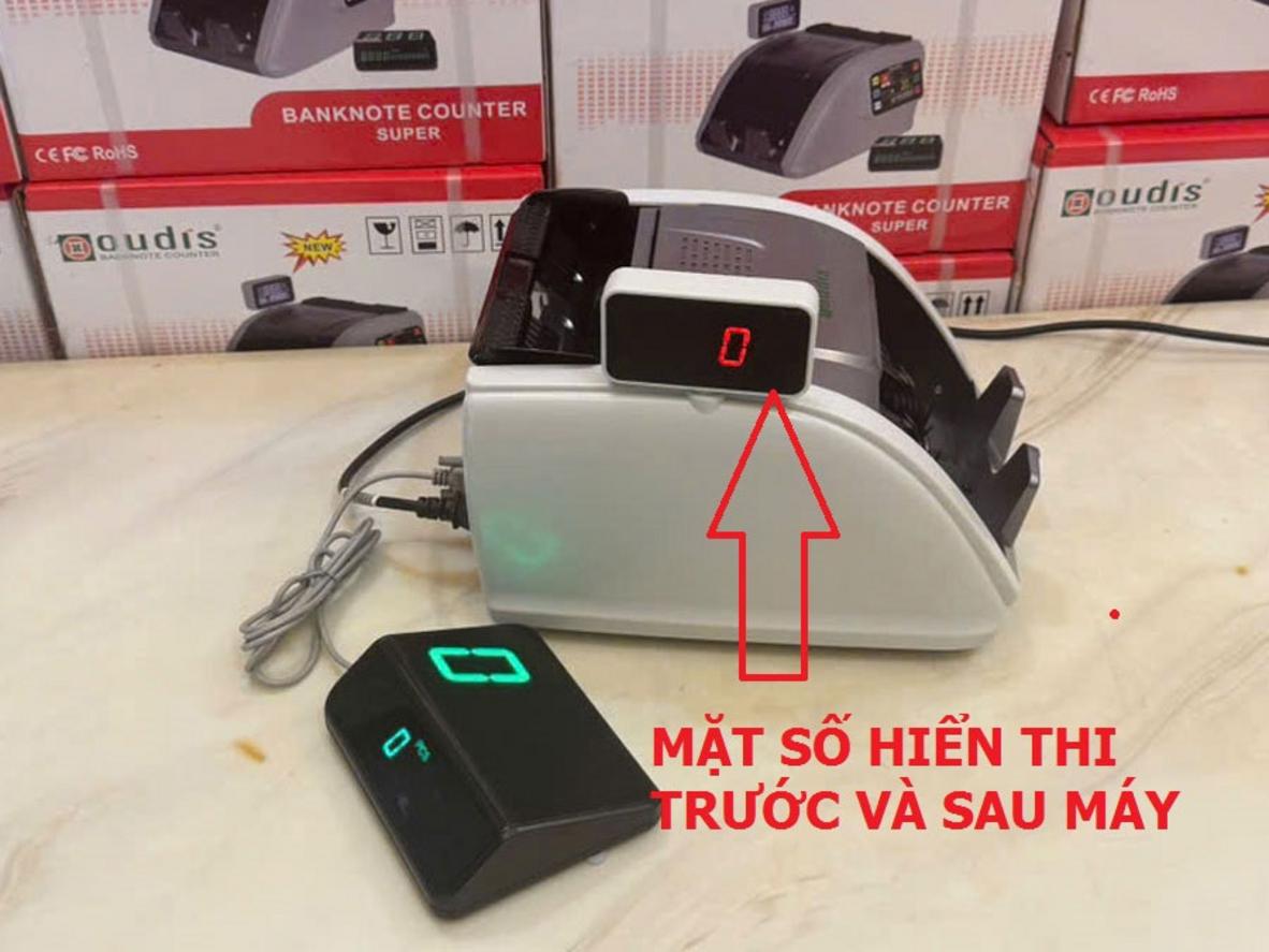 Kết nối RS-232C và USB tăng tính linh hoạt khi sử dụng.