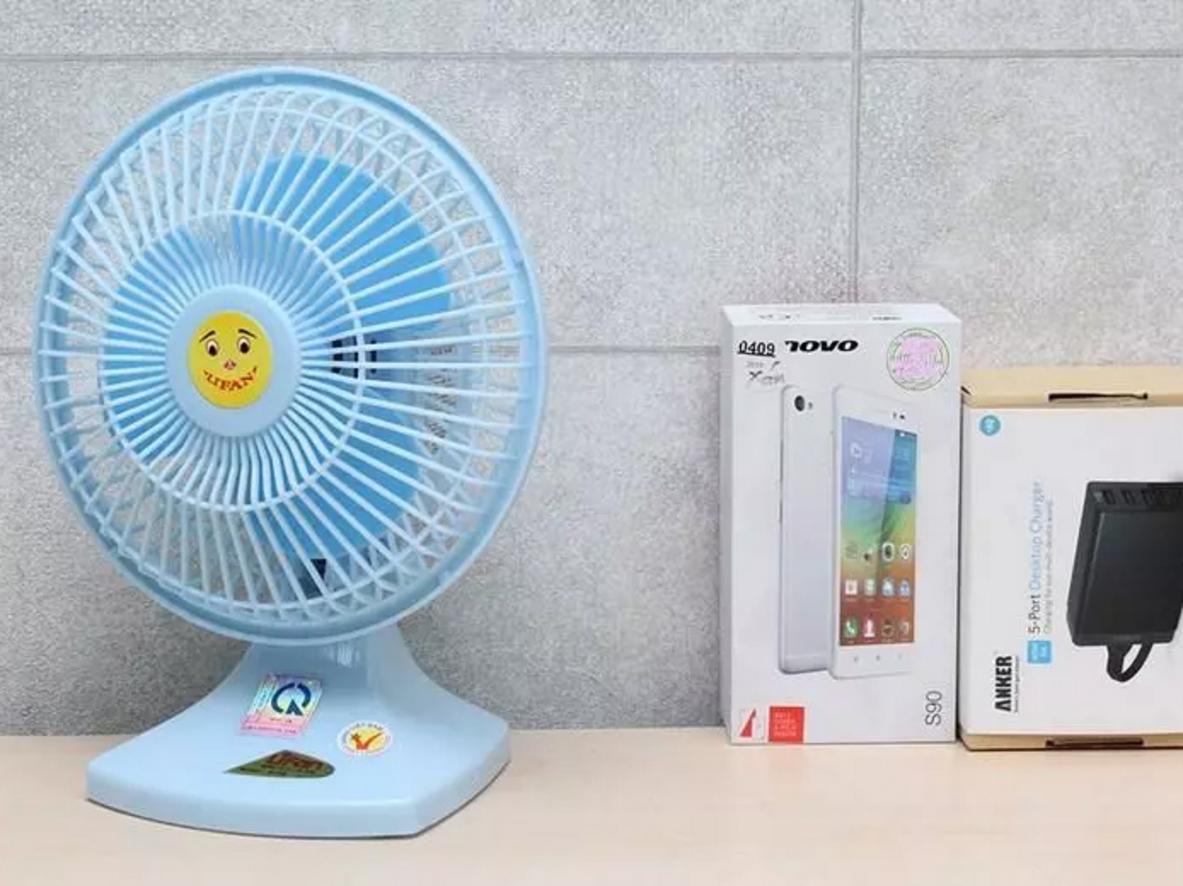 Công suất 14W tiết kiệm điện, phù hợp dùng hằng ngày