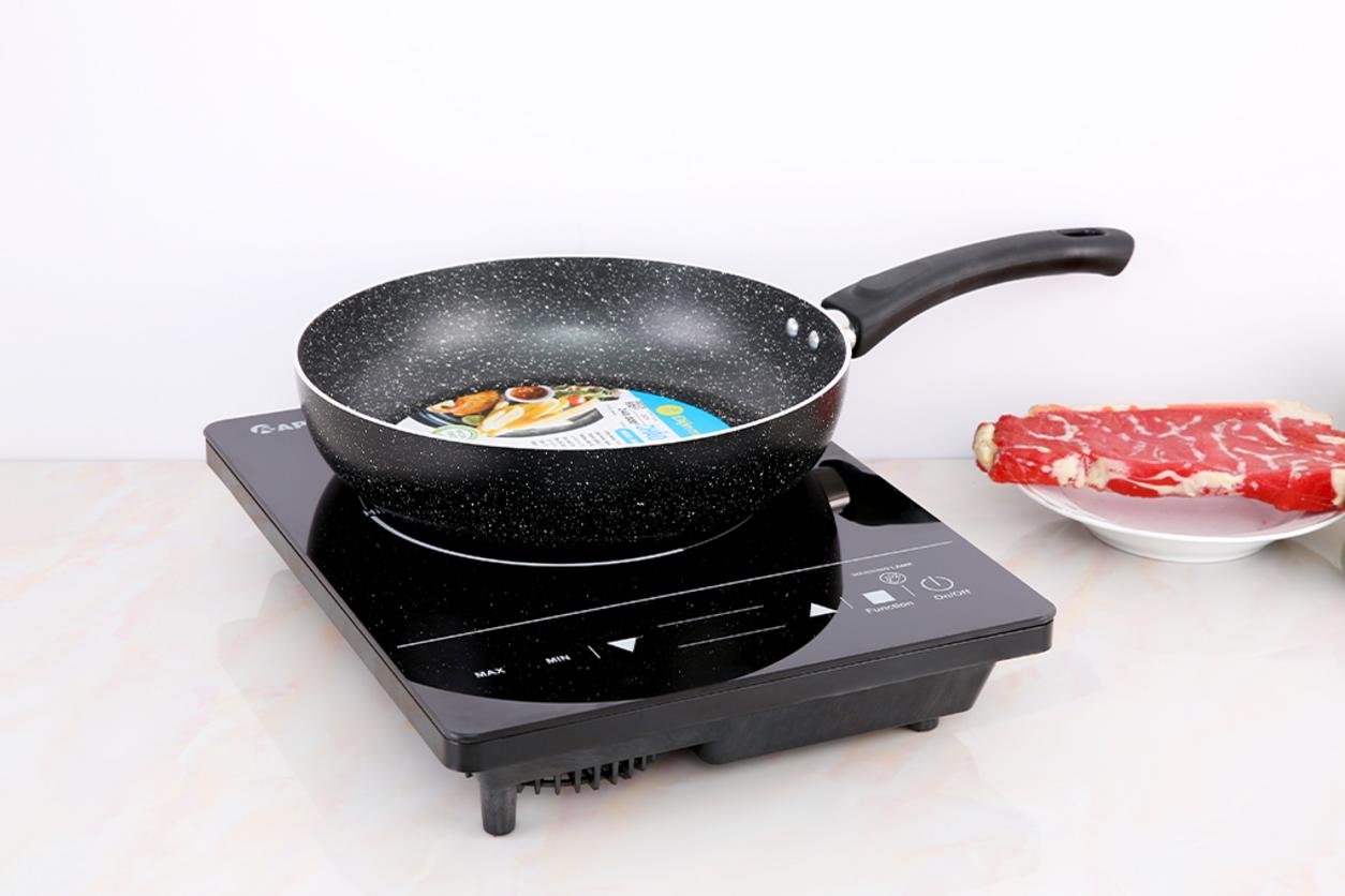 Công suất 2000W giúp nấu nhanh và tiện hơn.