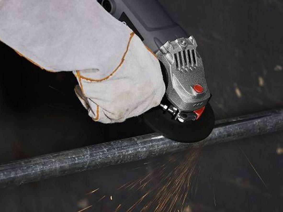 Công tắc bóp và mô tơ chổi than giúp kiểm soát tốt, dễ dùng