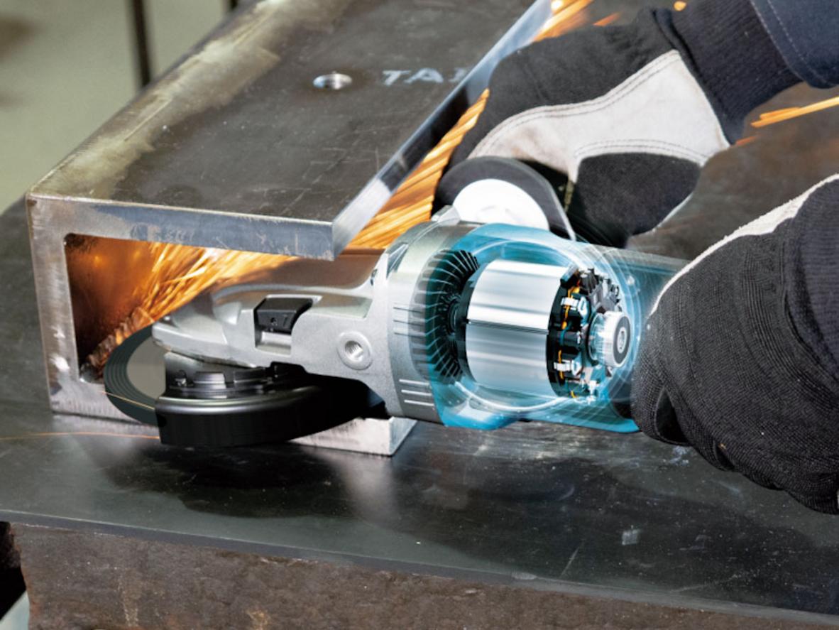 Thiết kế đầu dẹp giúp thao tác trong góc hẹp dễ hơn
