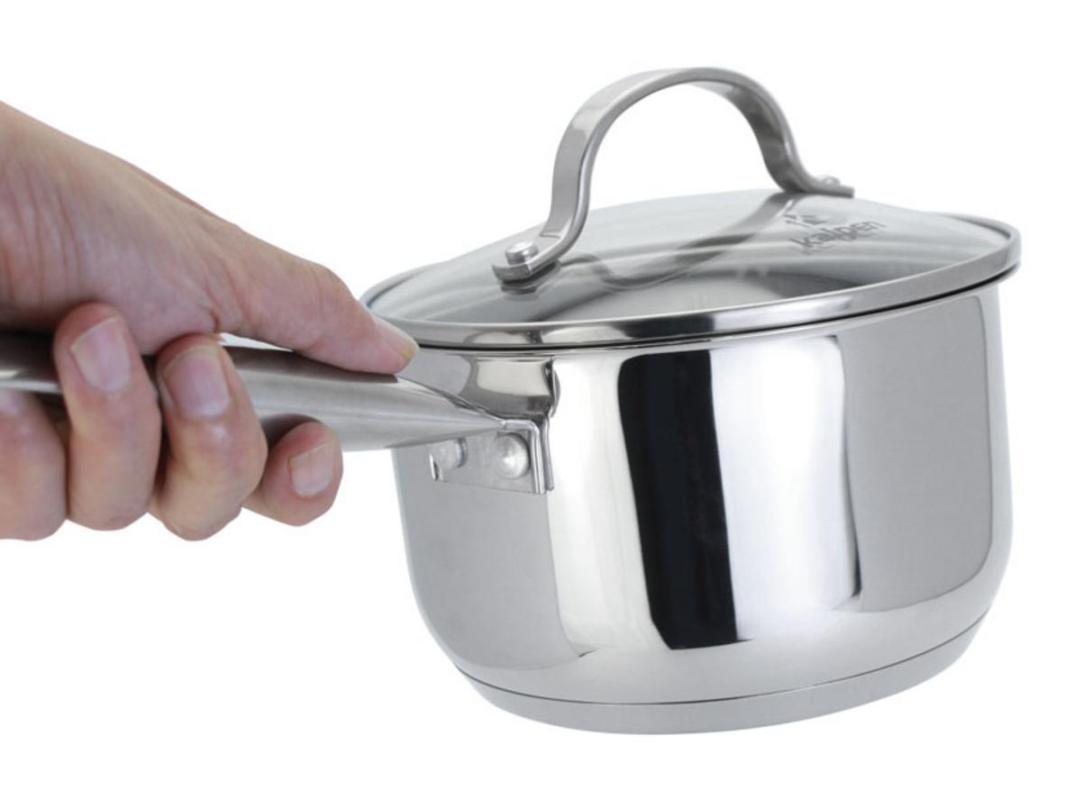 Đáy 5 lớp giúp truyền nhiệt đều và giữ nhiệt tốt