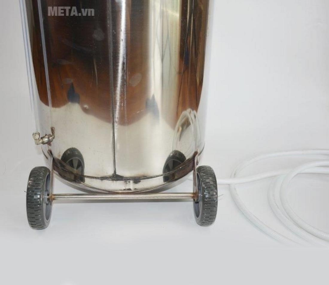 Dây phun 5m giúp di chuyển và thao tác thuận tiện.