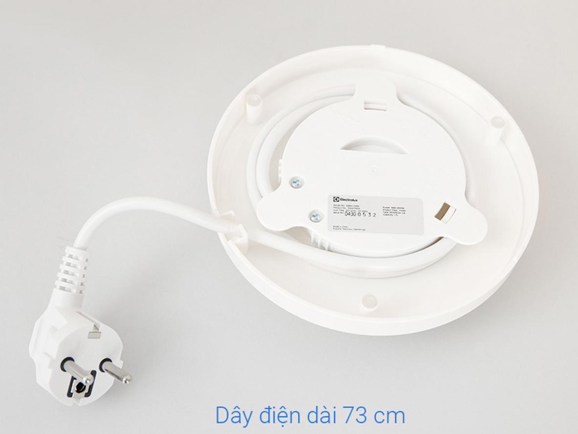 Đế Strix xoay 360 độ và cột hiển thị mực nước tăng tiện lợi khi dùng.
