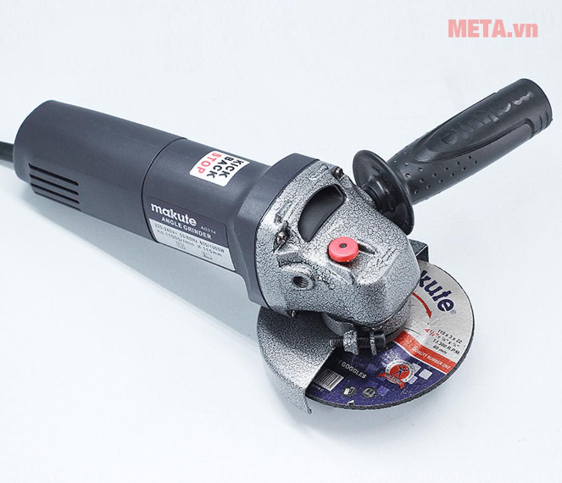 Đĩa 100mm giúp Makute AG014 linh hoạt và dễ thao tác ở góc hẹp.