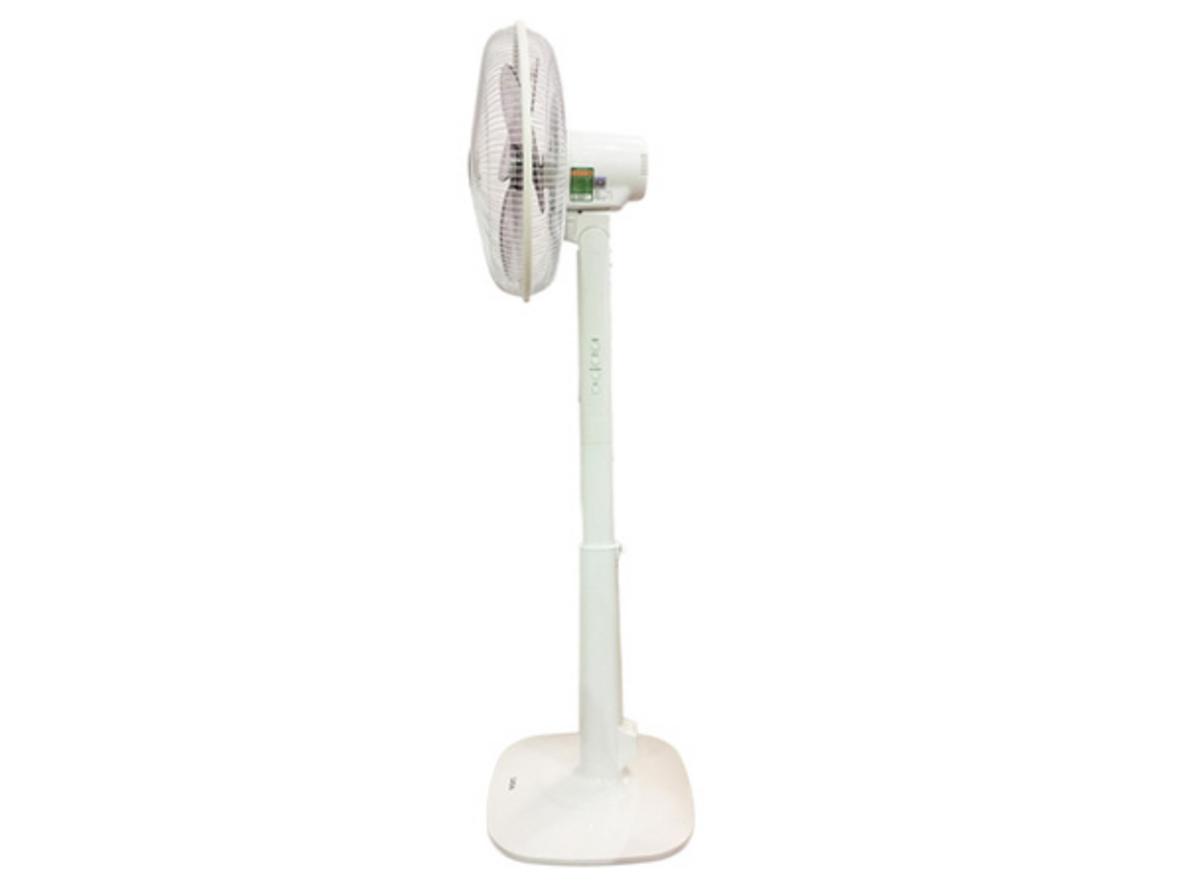 Remote và hẹn giờ giúp sử dụng quạt thuận tiện hơn.